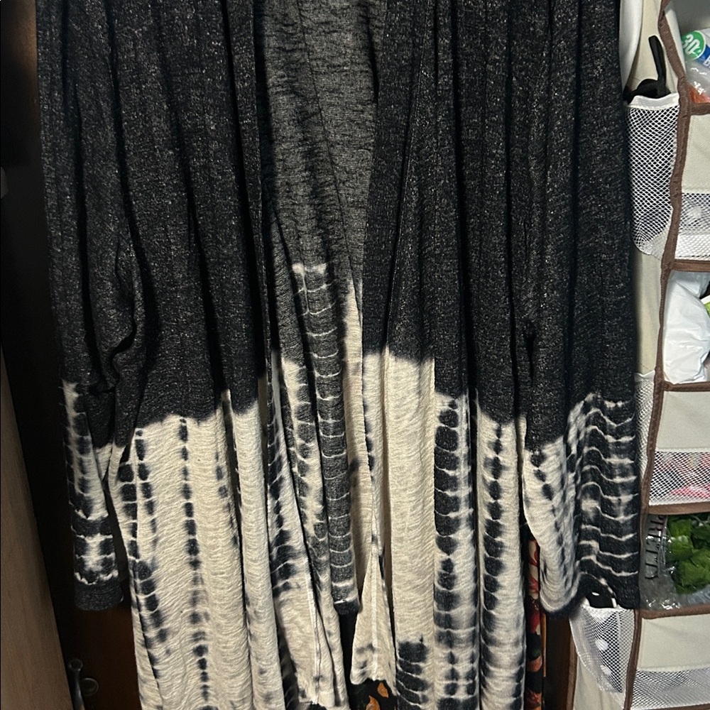 Lightweight Cardigan - Picture 2 of 4